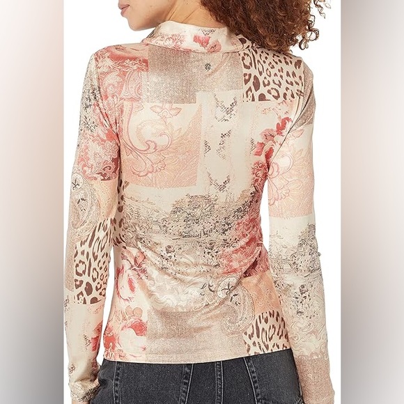 Guess long sleeve snap front shirred shirt. - Picture 5 of 7